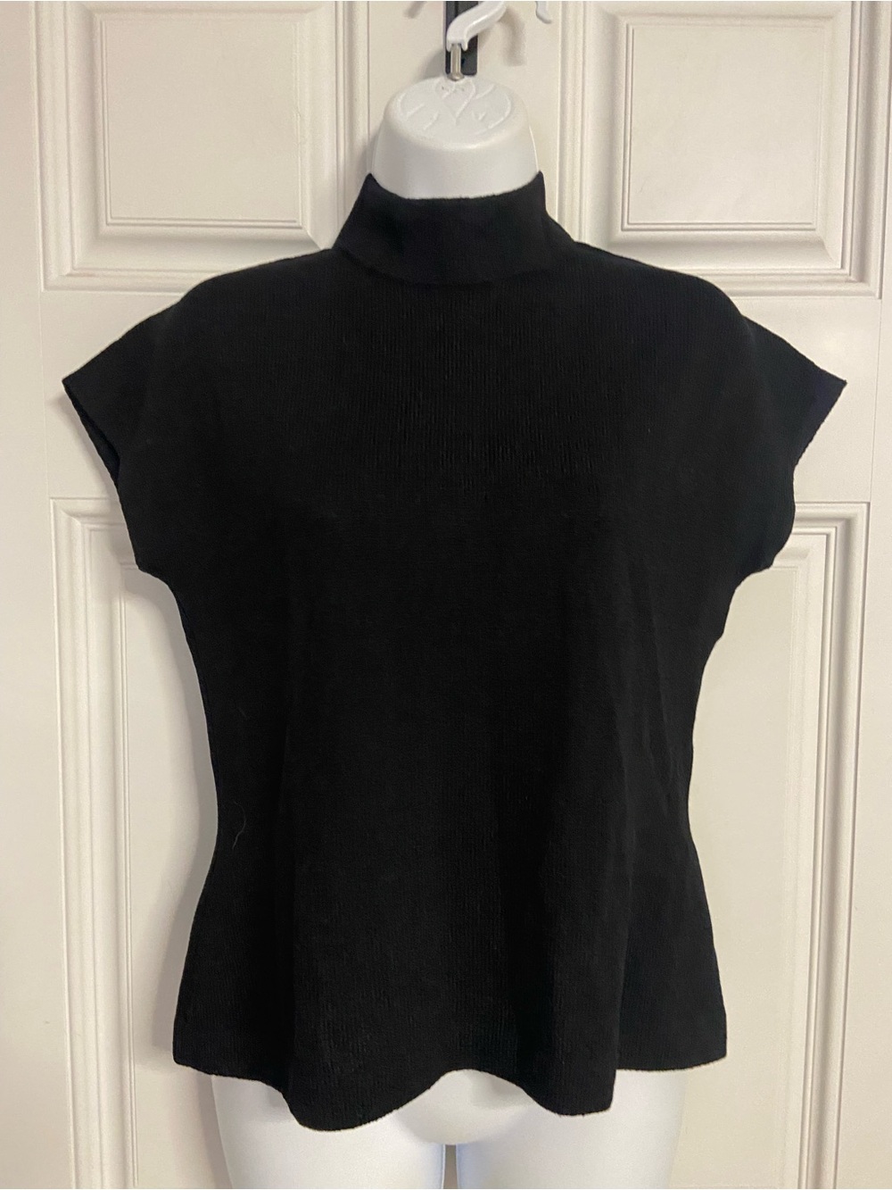 T43a- ST. JOHN Black High-Mock SANTANA Knit Dolman Career Office Top Made in USA
